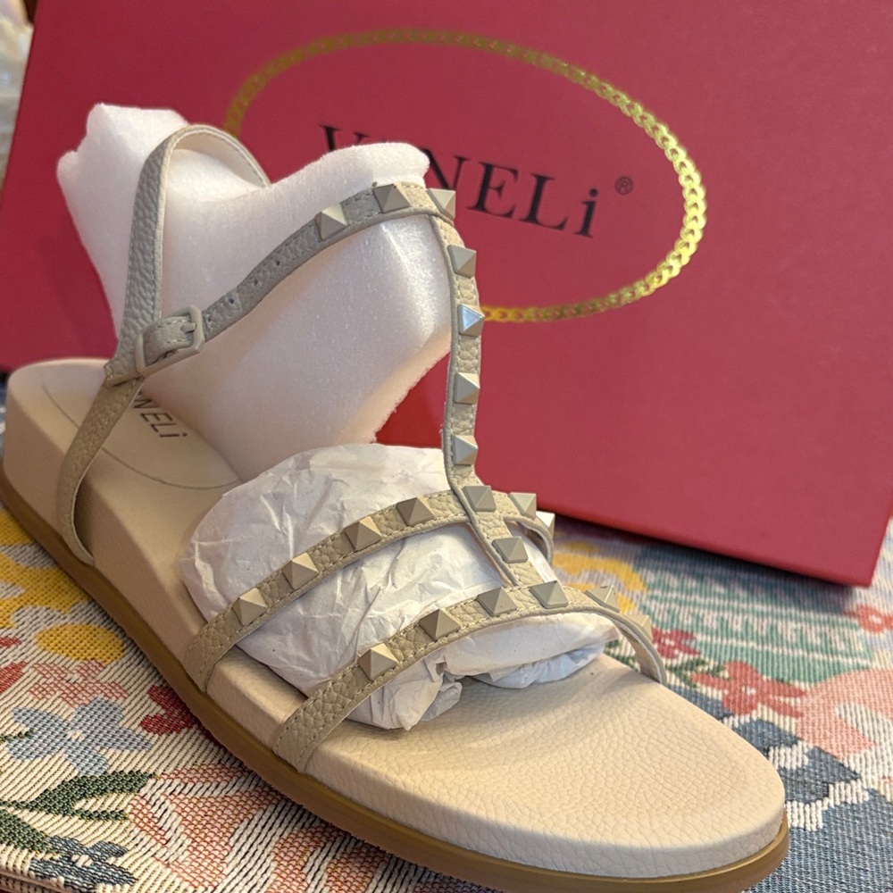 Vaneli Women's Metallic Champagne Pyramid-Stud T-Strap Sandal